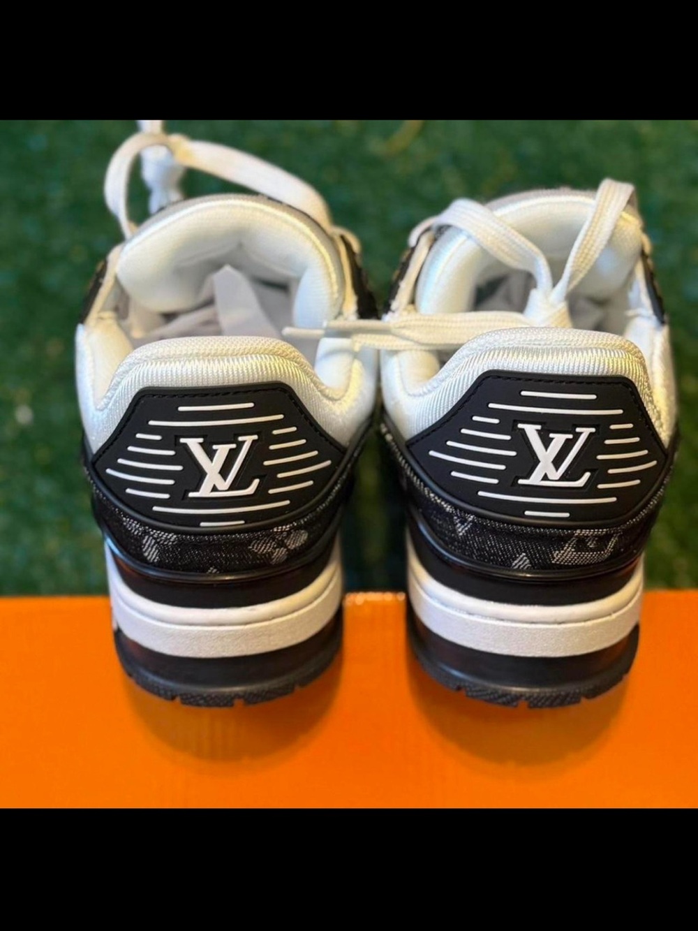Louis Vuitton Kids White and Black Monogram Low-Top Sneakers - Picture 3 of 7